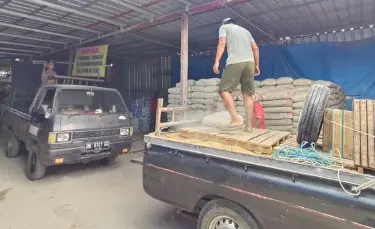 gudang semen toko bangunan mogajoyo
